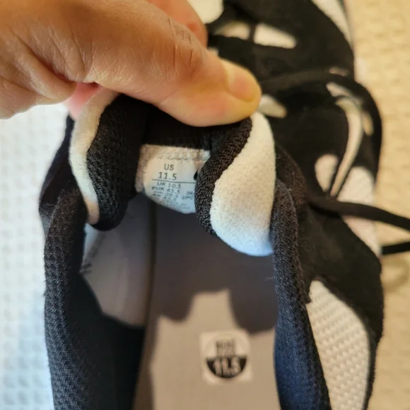 Nike Men's Black and White Athletic Shoes - Picture 7 of 8